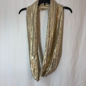 **SOLD** Metallic gold infinity scarf